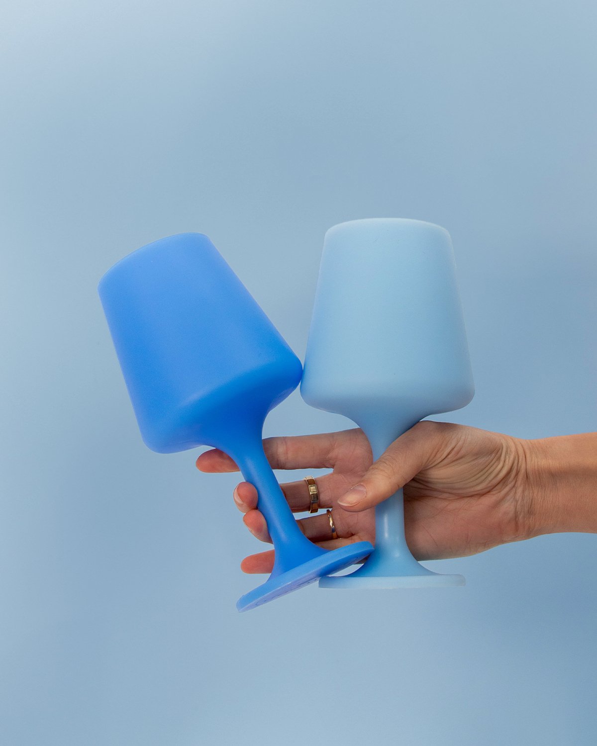 sky + kingfisher | swepp | silicone unbreakable wine glasses - porter green | style + sustainability