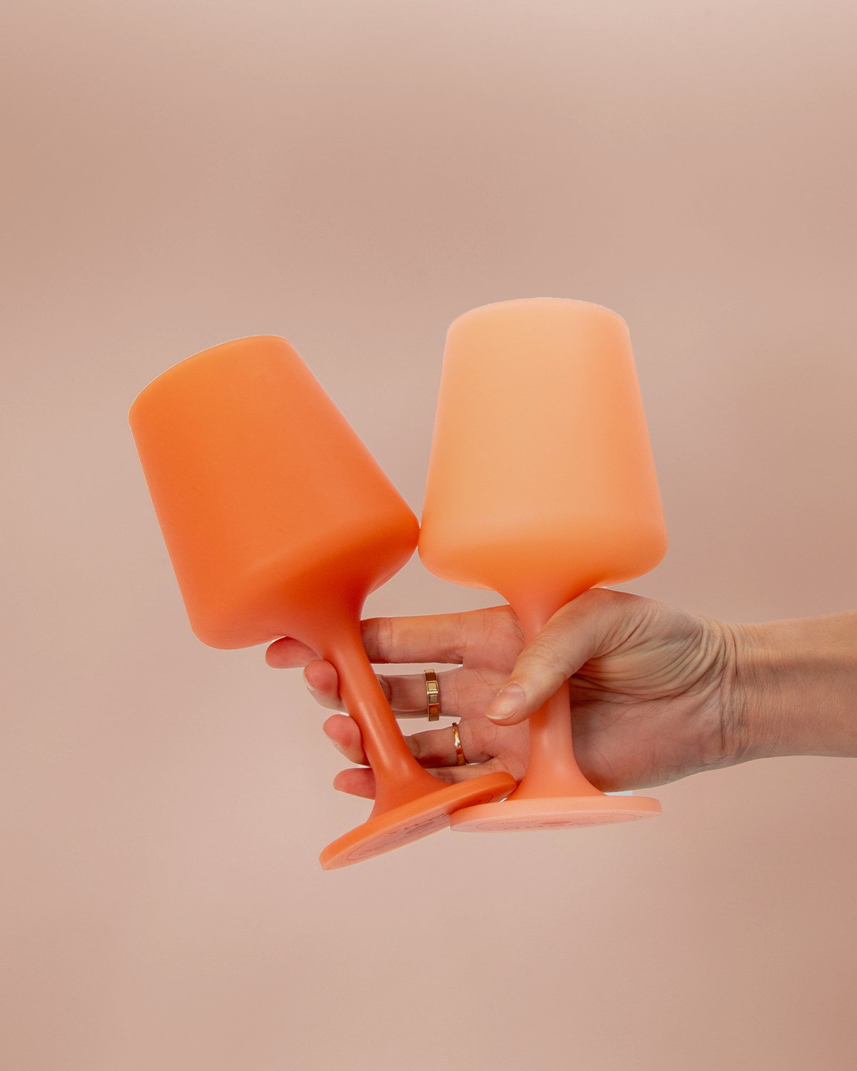 terra + peach | swepp | silicone unbreakable wine glasses - porter green | style + sustainability